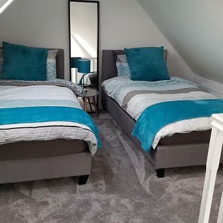 2 Serviced Apartments In Childwall-South Liverpool - Each Apartment Sleeps 6 Екстериор снимка