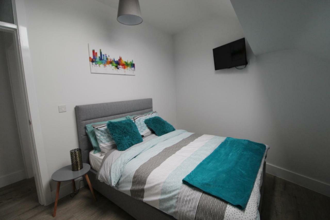 2 Serviced Apartments In Childwall-South Liverpool - Each Apartment Sleeps 6 Екстериор снимка