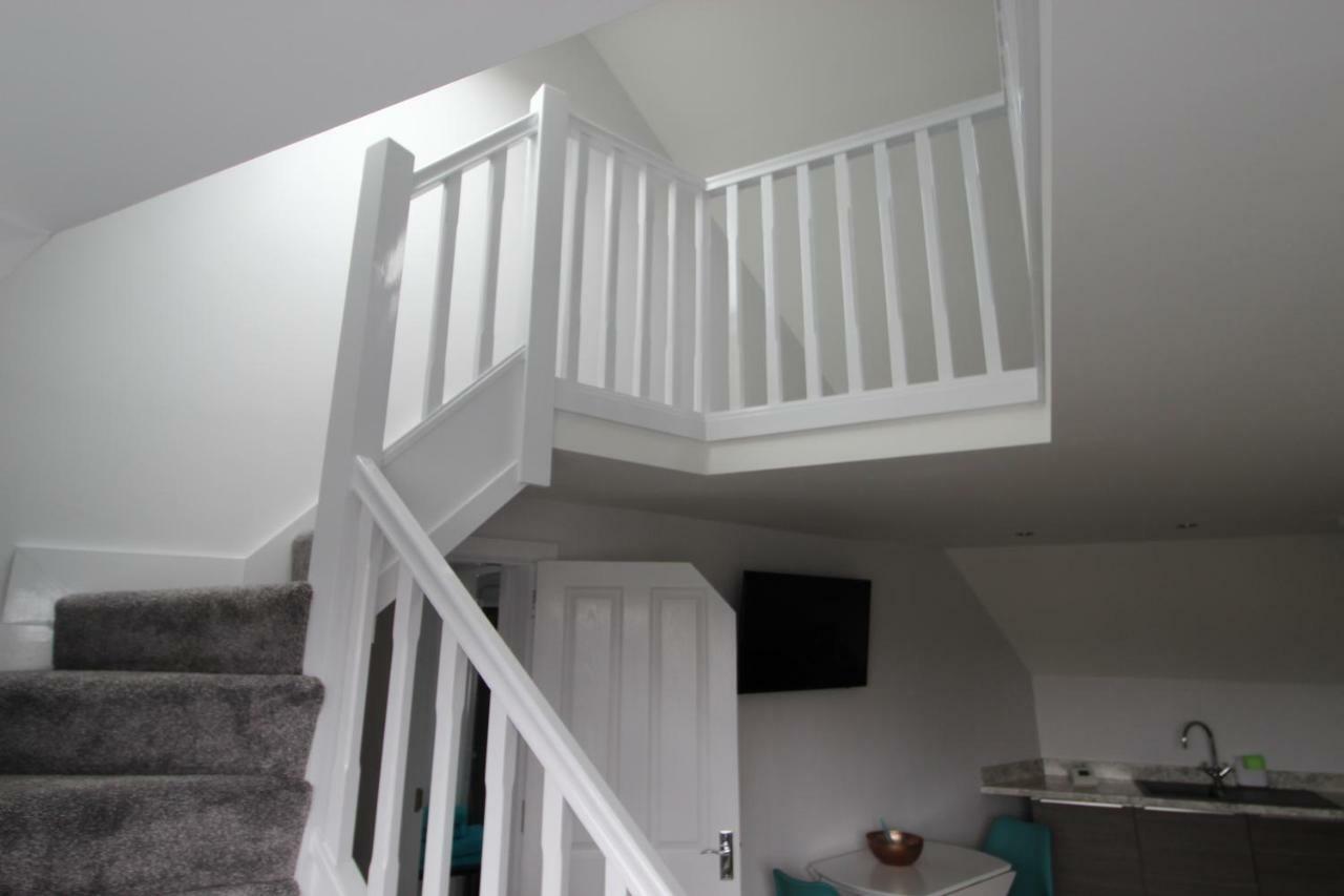 2 Serviced Apartments In Childwall-South Liverpool - Each Apartment Sleeps 6 Екстериор снимка