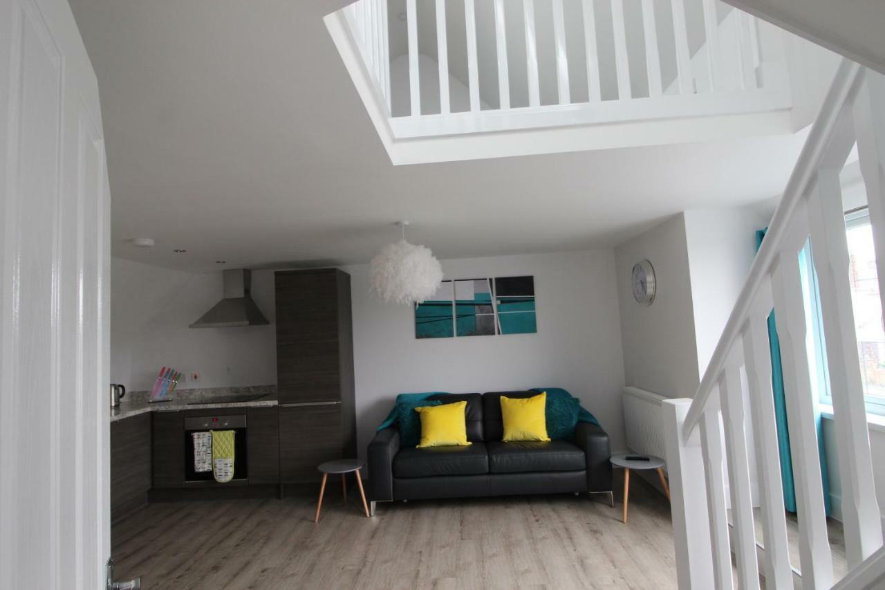 2 Serviced Apartments In Childwall-South Liverpool - Each Apartment Sleeps 6 Екстериор снимка